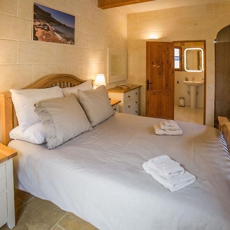 Gozo Spirit Bed & Breakfast Nadur ภายนอก รูปภาพ