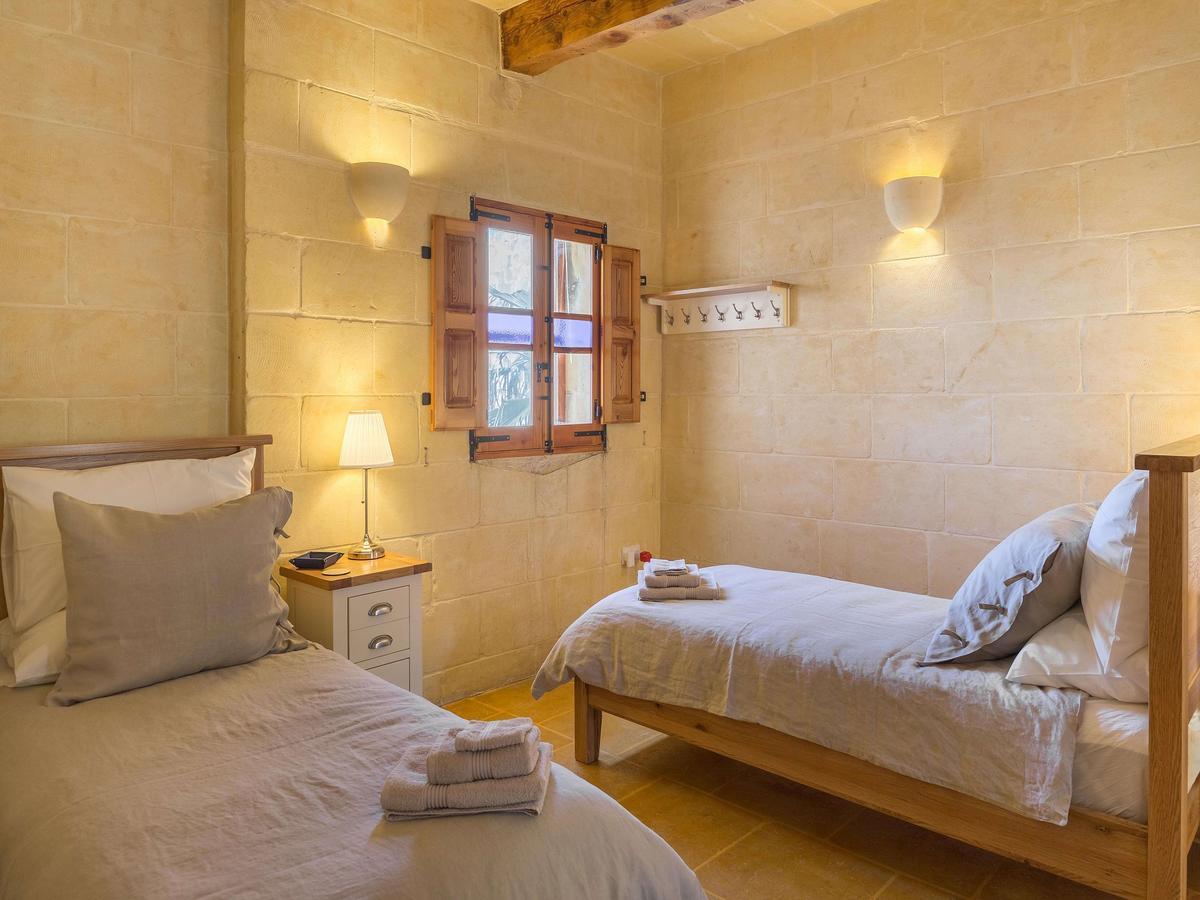 Gozo Spirit Bed & Breakfast Nadur ภายนอก รูปภาพ