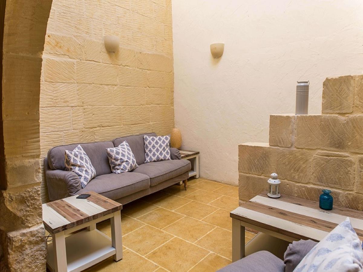 Gozo Spirit Bed & Breakfast Nadur ภายนอก รูปภาพ