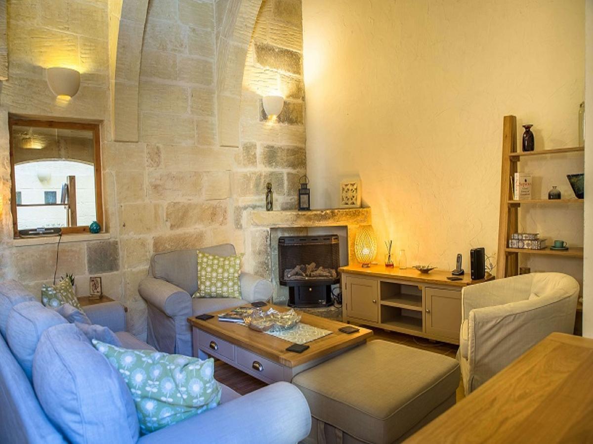 Gozo Spirit Bed & Breakfast Nadur ภายนอก รูปภาพ